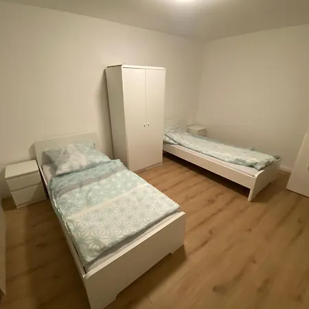 Monteur- Und Ferienunterkunft Mannheim-wallstadt *
