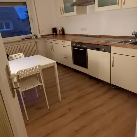Monteur- Und Ferienunterkunft Mannheim-wallstadt Apartamento *